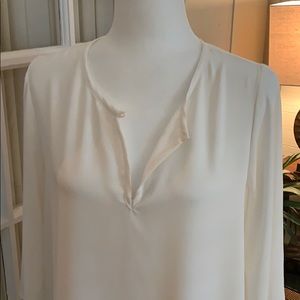 Karen Kane Crossover Hem Top Size Medium, Excellent Used Condition